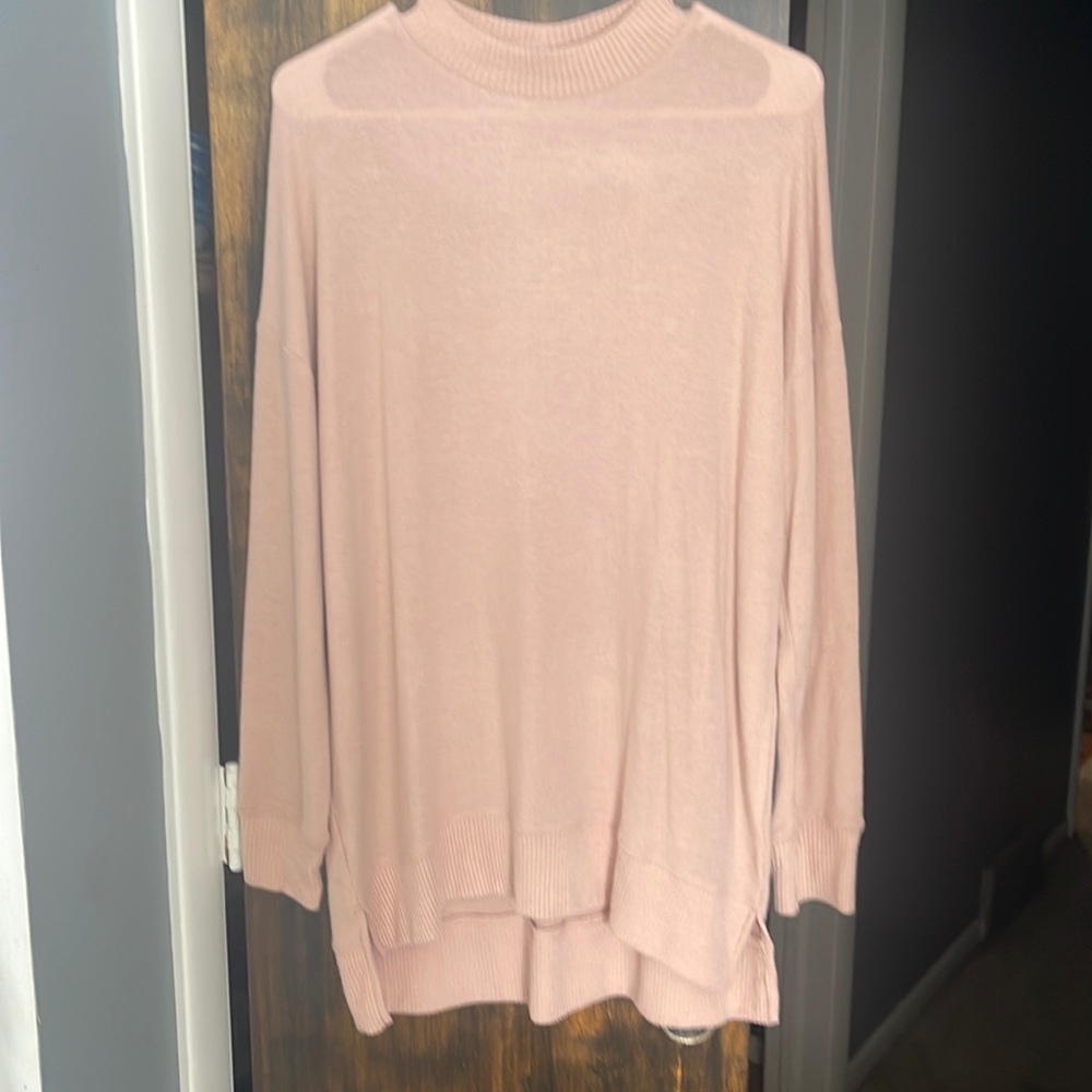 Women’s New Directions long sweater. Cozy and comfortable pink size Medium NWOT